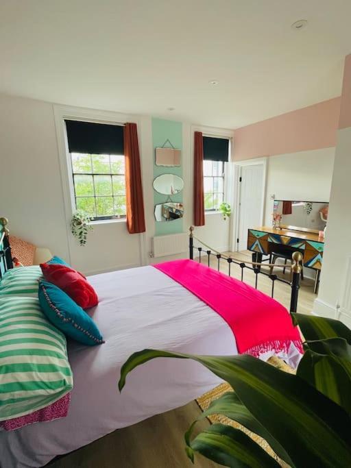 Colourful Apartment In Margate KENT エクステリア 写真