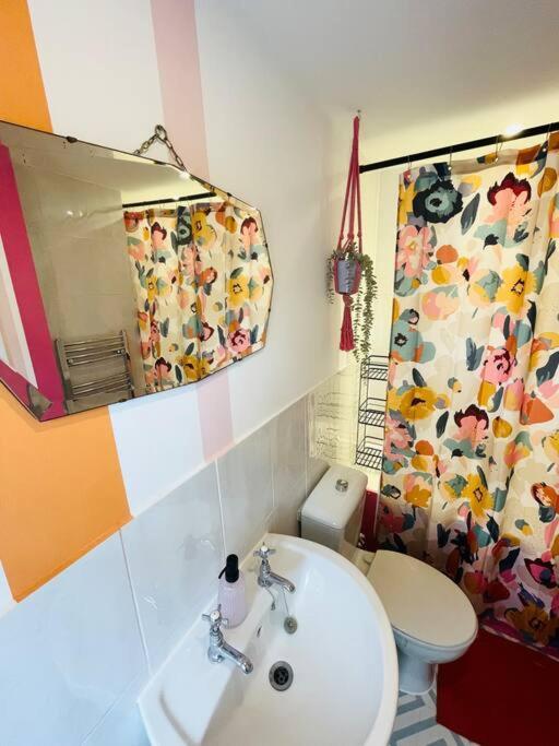 Colourful Apartment In Margate KENT エクステリア 写真